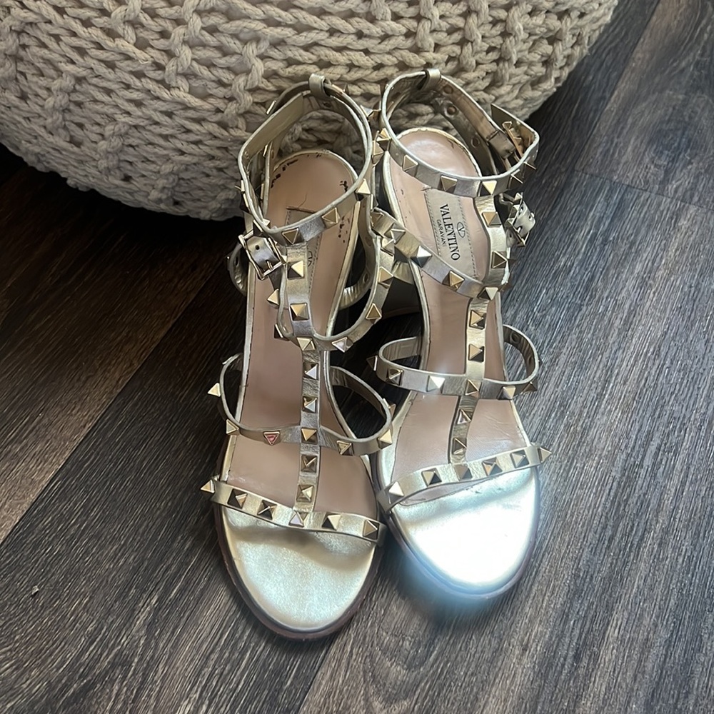 Valentino ROCKSTUD ANKLE STRAP SANDAL - Picture 2 of 11